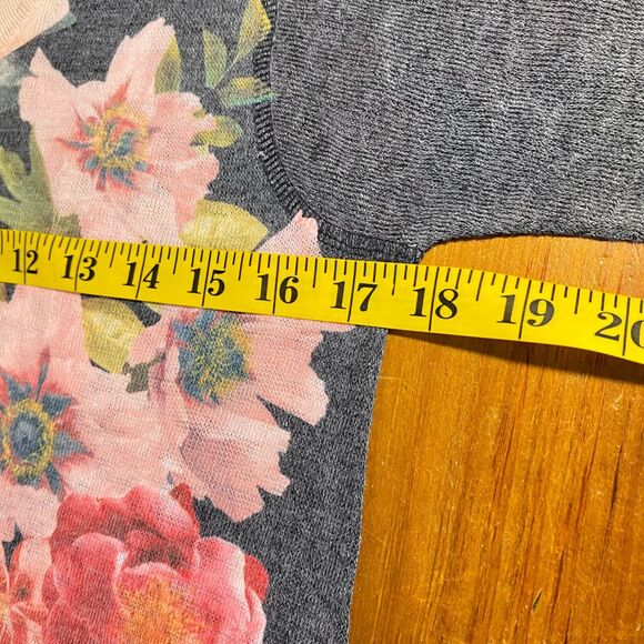 Soft Surroundings Midnight Blooms Womens Floral Sweater Lightweight V-Neck Sz PS - Picture 5 of 13